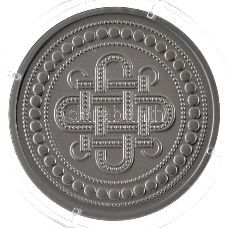 Ifj. Szlávics László (1959-) DN 'Szent Korona emlékérem' részben aranyozott, peremén jelzett Ag emlékérem kapszulában, tanúsítvánnyal (10g/0.925/30mm) T:1- (PP) - Image 2