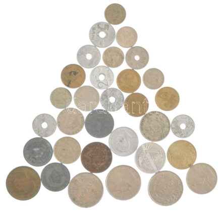 Románia 1885-2011. 32db-os vegyes érmetétel, közte 1885B 5b bronz 'I. Károly' + 1906. 5b Cu-Ni + 1921. 25b Al (5db) + 1921. 50b Al + 1945. 200L sárgaréz 'I. Mihály' + 1945. 500L Al 'I. Mihály' + 1955. 50b Cu-Ni + 1999. 500L Al