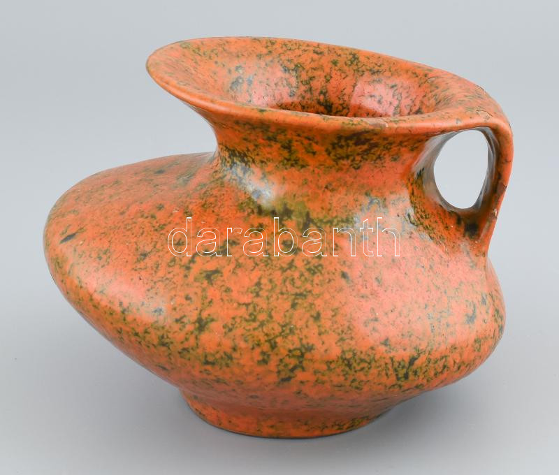 Pesthidegkúti füles váza. Tervező: Csizmadia Margit (1925-1991). Színes mázakkal festett kerámia, lepattanással. Jelzés nélkül, d: 18 cm