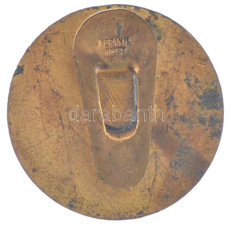~1930-1940. 'Orsz. Magyar Lövész Szöv. - Versenybíró' zománcozott fém gomblyuk jelvény, hátoldalán 'BERÁN N. BPEST' gyártói jelzéssel (26mm) T:2 patina, kis zománchiba - Image 2