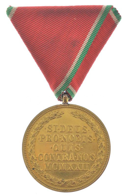 1922. 'Magyar Bronz Érdemérem' aranyozott bronz kitüntetés, fémjellel, hadiszalagon T:1- Hungary 1922. 'Hungarian Bronze Merit Medal' gold plated bronze decoration with hallmark and ribbon C:AU NMK 392.