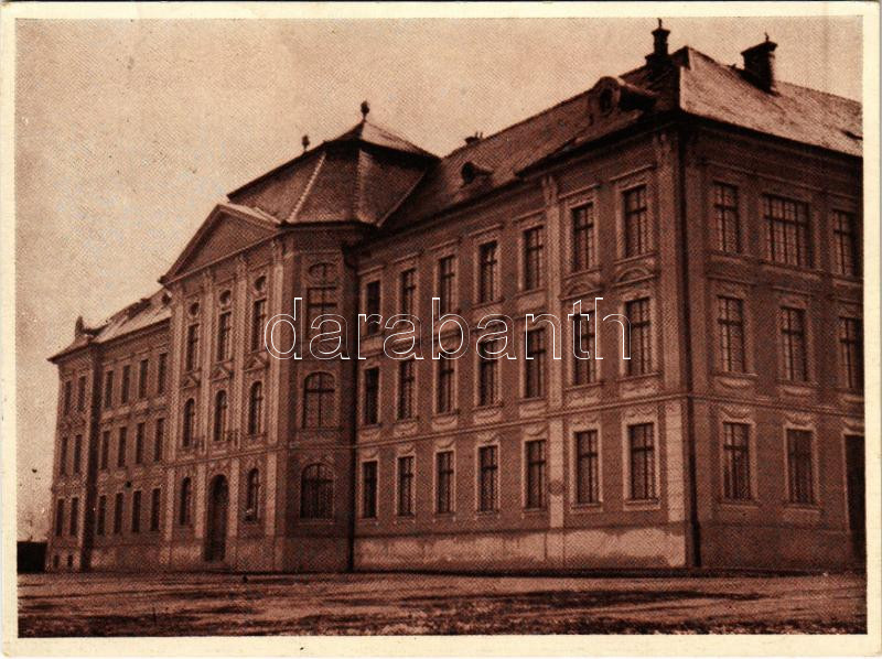 Tata, Piarista gimnázium