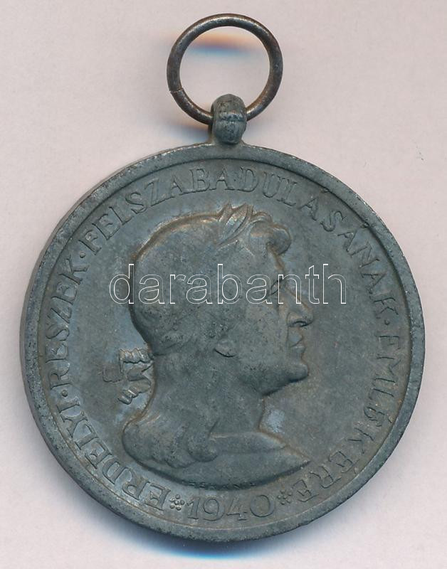 1940. 'Erdélyi részek felszabadulásának emlékére' Zn emlékérem mellszalag nélkül. Szign.:BERÁN L. T:2 patina Hungary 1940. 'Commemorative Medal for the Liberation of Transylvania' Zn medal without ribbon. Sign.:BERÁN L. C:XF patina NMK