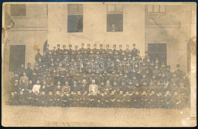 cca 1920 Katonai iskola csoportképe, fotólap, kissé megviselt