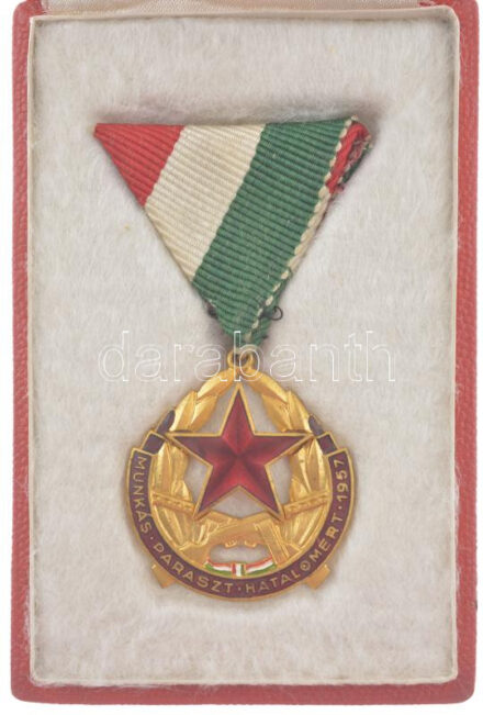 1957. 'Munkás-Paraszt Hatalomért' aranyozott, zománcozott, festett bronz kitüntetés mellszalagon, tokban T:1 NMK 700.