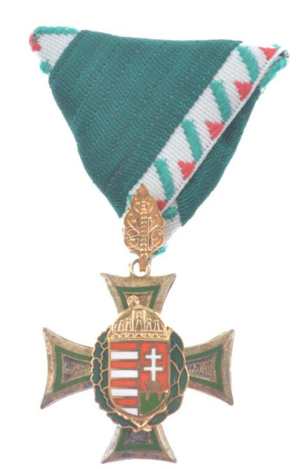 1996. 'Honvédelemért Kitüntető Cím I. osztálya' zománcozott ezüstözött fém kitüntetés mellszalagon, szalagsávval dísztokban T:1 patina Hungary 1996. 'Title of Merit 'For Defence', I. Grade' enamelled silvered decoration with ribbon
