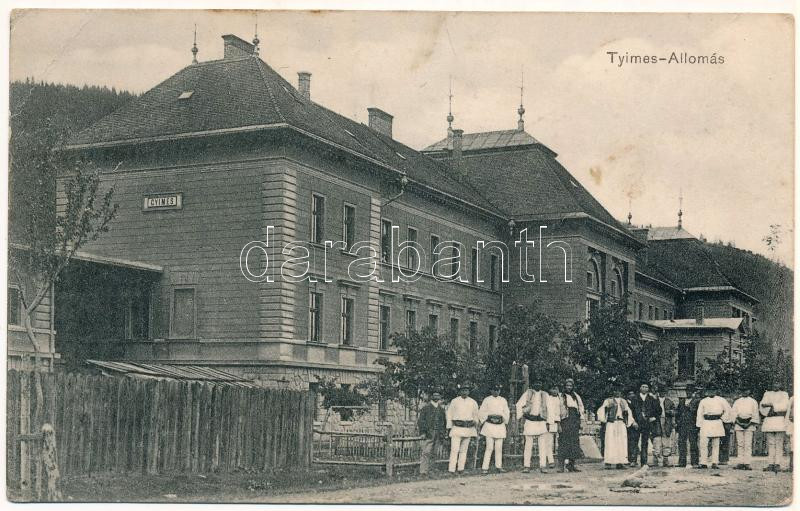 Gyimes, Csík-Gyimes, Ghimes; vasútállomás, erdélyi folklór, népviselet. Adler Alfréd / railway station, Transylvanian folklore, folk costumes (EB)