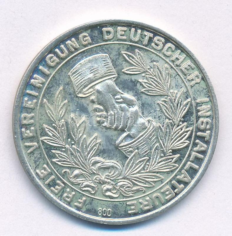 Németország DN 'Kiváló teljesítményért - Német Dolgozók Szövetsége Saarbrücken 1901' kétoldalas Ag emlékérem (10,09g/0,800/30mm) T:1- Németország DN 'For excellent performance - Association of German Workers Saarbrücken 1901' - Image 2