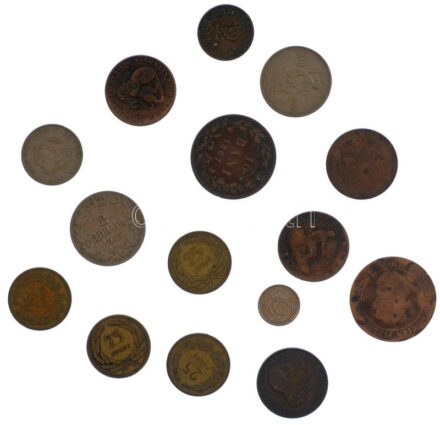 15db-os európai érmetétel, közte Románia 1867. 10b Cu 'Heaton' + 1955. 50b Cu-Ni + Szerbia 1904. 2p bronz T:2-3- 15pcs European coin lot, within Romania 1867. 10 Bani Cu 'Heaton' + 1955. 50 Bani Cu-Ni + Serbia 1904. 2 Pare bronze C:XF-VG