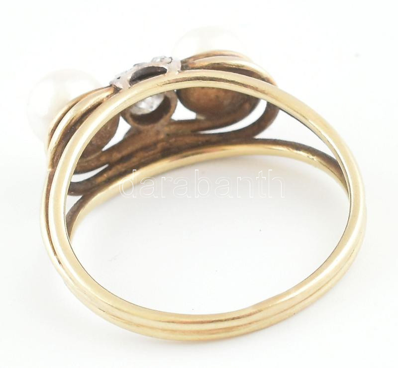 Arany (Au/14k) gyűrű, 2db 6 mm-es igazgyönggyel és brillekell ékített, jelzett, cca. 0,11ct, m: 57. bruttó: 4 g - Image 3