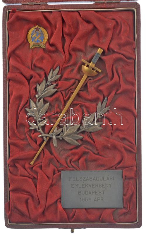 1956. 'Felszabadulási emlékverseny Budapest 1956. ápr.' díjplakett (175x105mm) T:1-