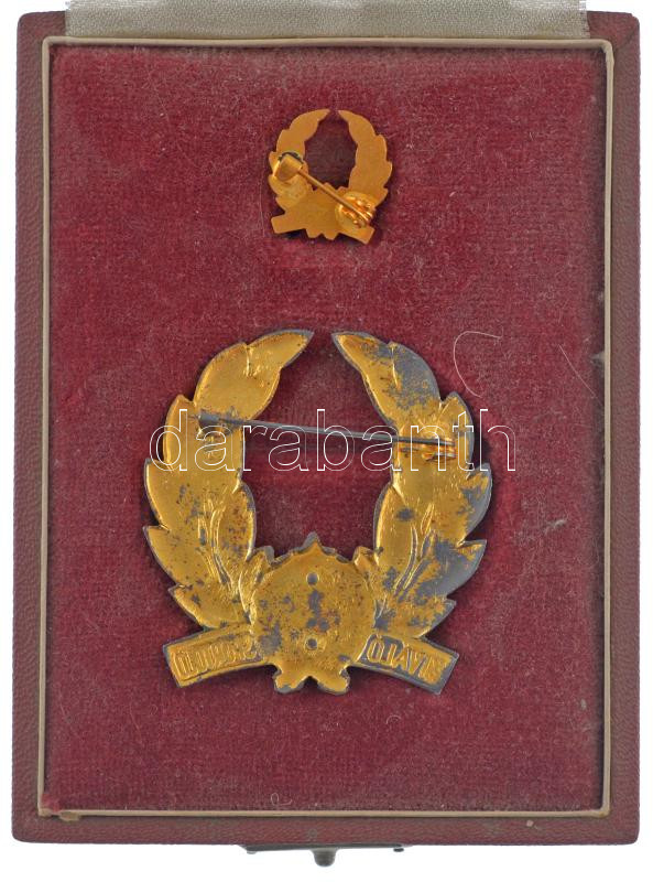~1960-1970. 'Kiváló Sportoló' Magyar Népköztársaság aranyozott, zománcozott kitüntetése miniatűrrel, eredeti tokban T:1- Hungary ~1960-1970. 'Excellent Athlete' gilt, enamelled decoration of Hungarian People's Republic, with miniature, - Image 2