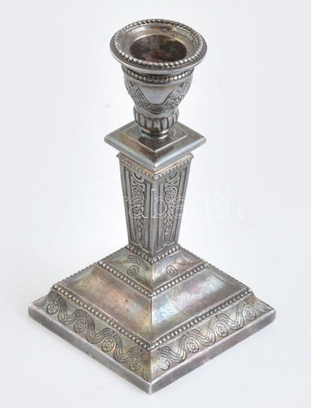 Ezüst (Ag) gyertyatartó, jelzett, m: 10,5 cm, nettó: 81,60g