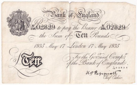 Nagy-Britannia 1935. 10P a második világháborús 'Bernhard művelet' hamis bankjegye 'K148 02829', szokásos tűnyommal T:III folt, szakadás Great Britain 1935. 10 Pounds fake banknote of 'Operation Bernhard' in World War II, 'K148 02829',