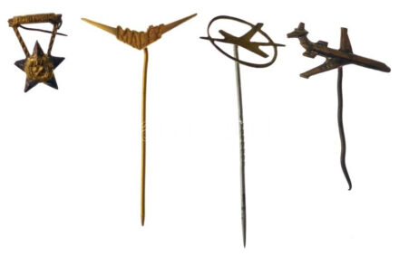 3db-os repülős jelvénytétel, közte 'MALÉV' + ~1950. 'Sztahanovista' kitüntetés miniatűrje T:1-2- egyik tű sérült