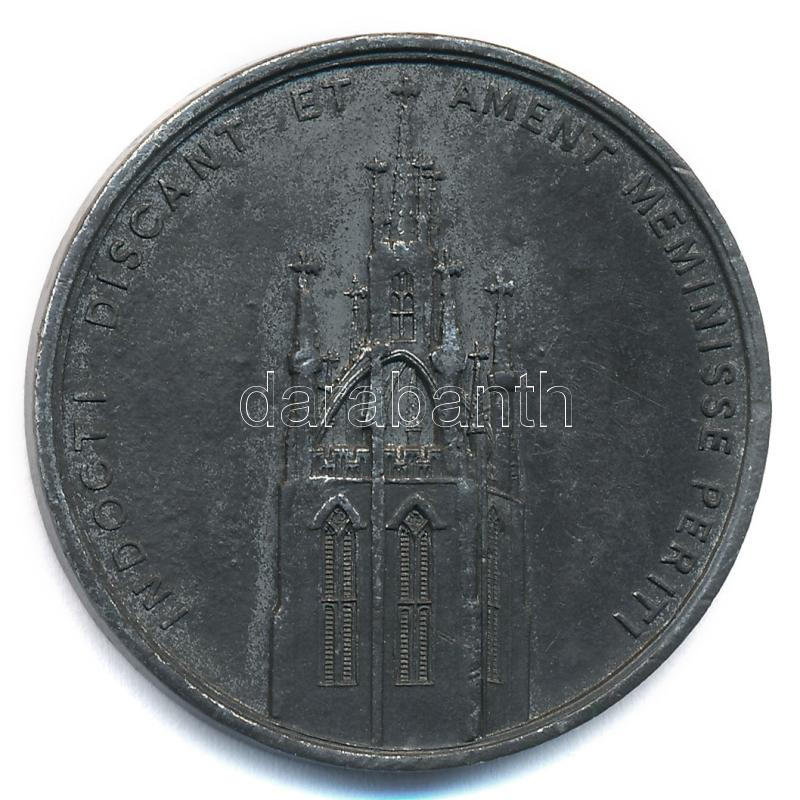 Nagy-Britannia 1840. 'Ezt az érmet a művészethez, a gyártáshoz és a tudományhoz kapcsolódó tárgyak kiállításáért kapták Newcastle-ben 1840' kétoldalas fém emlékérem (40mm) T:1- patina Great Britain 1840. 'This medal was struck - Image 2