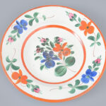 Wilhelmsburg, népi tányér, jelzett, minimális kopásokkal, d: 23,5 cm