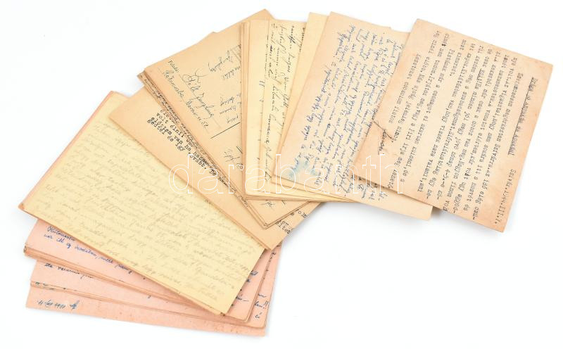 cca 1939-1945 30 db II. világháborús tábori posta levelezőlap, közte német cenzori bélyegzések, ill. kézzel rajzolt vöröskeresztes lap is