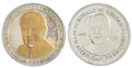 Amerikai Egyesült Államok ~1980. 'Ronald Reagan' kétoldalas emlékérem (39mm) + 'Franklin Delano Roosevelt' kétoldalas bicolor emlékérem (39mm) T:1-bevonaton kopás USA ~1980. 'Ronald Reagan' two sided commemorative medallion (39mm) +
