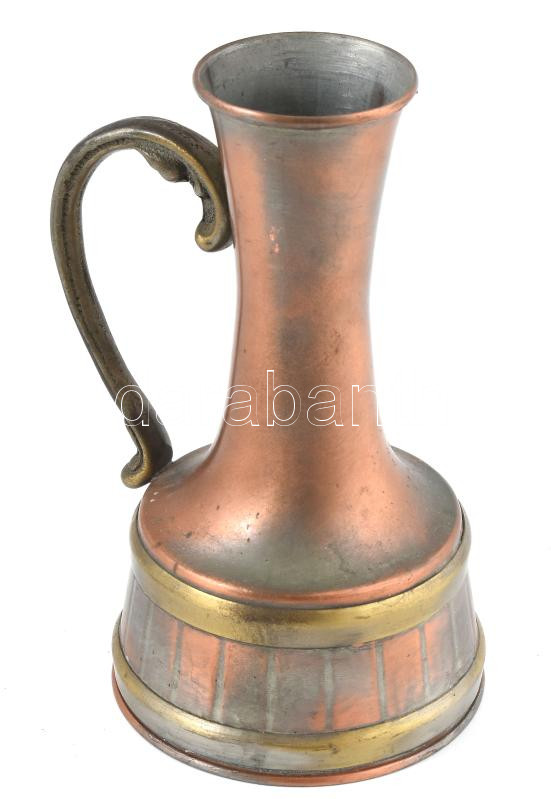 Régi réz füles váza, kis kopásokkal, m: 16 cm