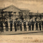 Galánta, Galanta; vasútállomás, vasutasok / railway station, railwaymen (EB)