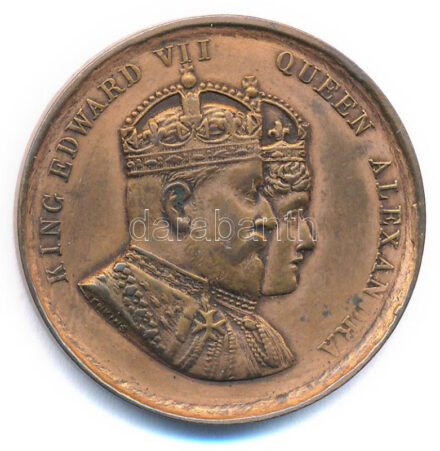 Nagy-Britannia 1902. 'VII. Eduárd és Alexandra királyné koronázási érem' kétoldalas bronz emlékérem (32mm) T:2 patina, kis ph Great Britain 1902. 'Coronation Medallion of King Edward VII and Queen Alexandra' two-sided bronze