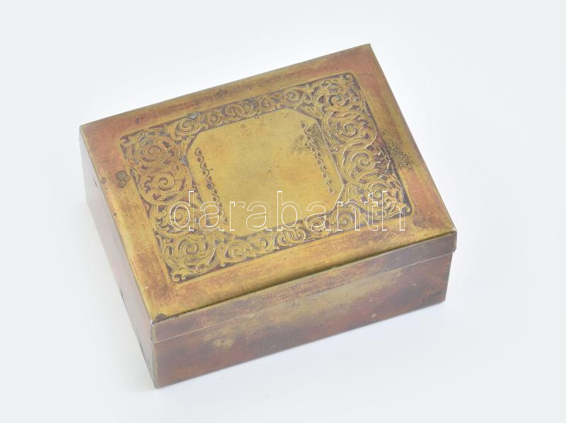 Réz szelence, kopásnyomokkal, 7×9×4,5 cm