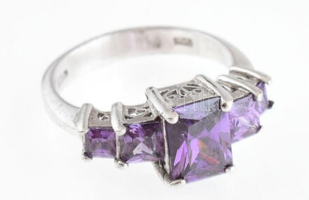 Ezüst(Ag) gyűrű kőékítéssel, jelzett, méret: 54, bruttó: 4,2 g