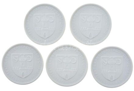 Németország 1990. 'A textilmunkások városa - Glauchau 1240-1990' kétoldalas porcelán emlékérem a Meisseni Porcelánmanufaktúra jelzésével (5x) (41mm) T:1 Germany 1990. 'Textilarbeiterstadt - Glauchau 1240-1990' two sided porcelain