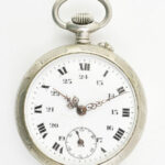 Fém tokos kézi felhúzós zsebóra hibátlan számlappal, d: 44 mm