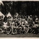 Zamárdi, Balatonzamárdi; fürdőzők csoportképe a strandon. photo