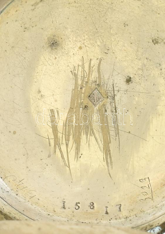 Ezüstözött acél tokos, kulcsos zsebóra. számlapon hajszálrepedésekkel, működő, jó állapotban d: 46 mm - Image 3
