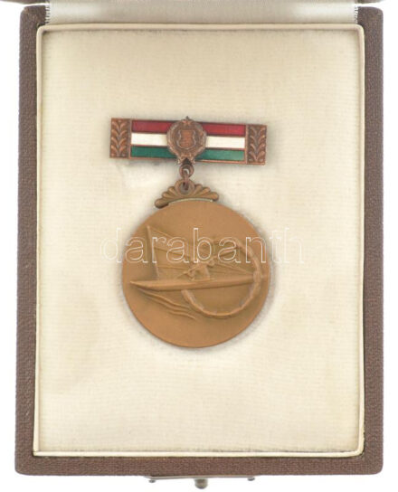 1965. 'Magyar Népköztársaság Bajnokságai - 1965 - Kajak' kétoldalas bronz díjjelvény eredeti tokban T:1-