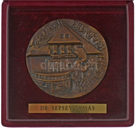 Kutas László (1936-) 2003. 'Kormányzati ellenőrzésért 1993-2003' kétoldalas bronz emlékérem díszdobozban (80mm) T:AU