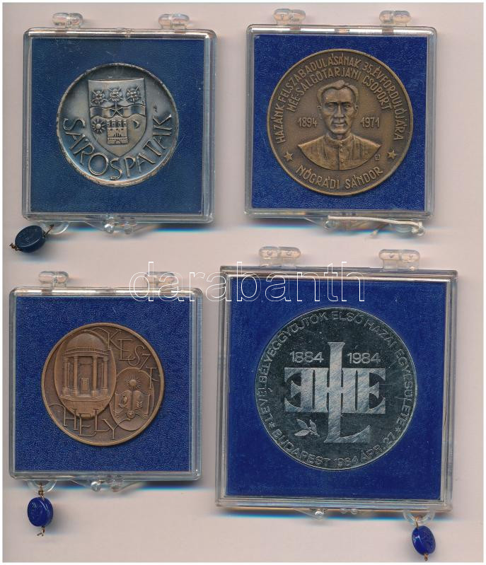 4 darabos Magyar Éremgyűjtők Egyesülete által kiadott bronz emlékérem, közte 'Sárospatak','Hazánk felszabadulásának 35. évfordulójára / Karancsberény' plombált tokokban (32mm,43mm) T:1 egyik plomba hiányzik