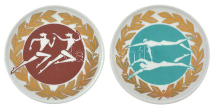 ~1970-1980. 2 darab Hollóházi porcelán egyoldalas sport díjérem (86mm) T:1-