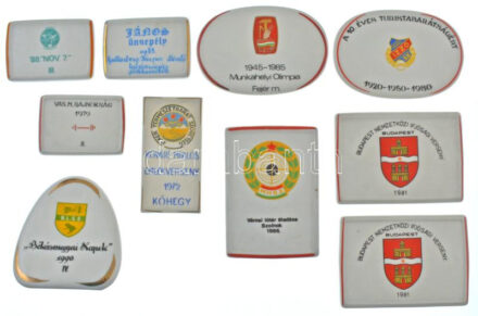 ~1970-1990. 10 darabos Hollóházi porcelán sport emlékplakett tétel, közte 1980. 'A 10 éves turistabarátságért' egyoldalas porcelán emlékplakett (80x120mm) T:1-