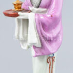 Keleti porcelán figura, jelzett, kis kopásokkal, m: 24 cm