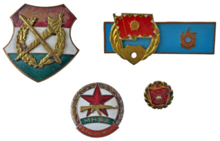 ~1960-1980. 'MHSZ - Honvédelemért' zománcos kitüntető jelvény + 'Szocialista Brigád' műgyantás jelvény + Magyar Néphadsereg fegyvernemi minősítő jelvénye + 1948. 'Magyar Szabadságharcos Szövetség' zománcozott fém jelvény