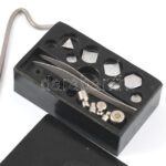 Szovjet kézi patikai mérleg, egy serpenyő hiányzik + súlykészlet, eredeti dobozban - Image 2