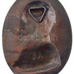 DN 'Michelangelo' egyoldalas bronzozott fém emlékplakett akasztóval, Szign:PR (118x90mm) T:1- ND 'Michelangelo' one-sided bronzed metal commemorative plaque with hanger, Sign.:PR (118x90mm) C:AU - Image 2