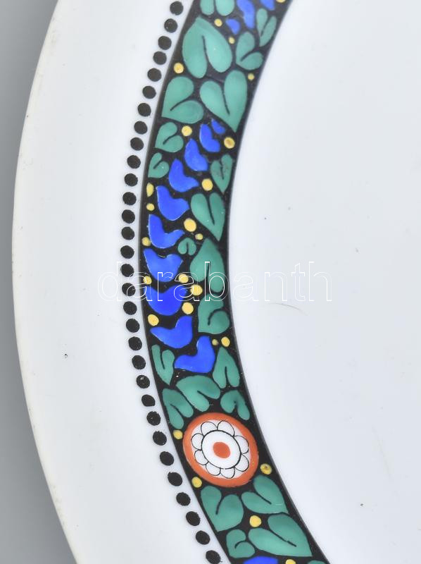 Hüttl Tivadar Budapest: Népi szecessziós talpas kínáló, kézzel festett porcelán, jelzett, minimális hajszálrepedéssel, d: 23,5 cm, m: 13 cm - Image 3