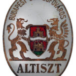 ~1920-1930. 'Budapest Székesfőváros - Altiszt' zománcozott bronz gomblyukjelvény (36x27mm) T:2 zománcrepedés