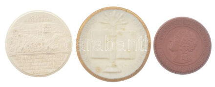 Németország 1925. '1925-ben a reformáció bevezetésére emlékezünk' porcelán emlékérem (46mm) + DN 'Heidelbergi kastély 1689' porcelán érem (44mm) + 'A porcelán feltalálója, Johann Friedrich Böttger' jelzett meisseni porcelán