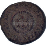 Római Birodalom / Heraclea / I. Constantinus 321-324. AE3 (2,98g) T:2,2- Roman Empire / Heraclea / Constantinus I 321-324. AE3 'CONSTAN-TINVS AVG / DN CONSTANTINI MAX AVG - VOT XX * - SMH delta' (2,98g) C:XF,VF RIC VII 60 - Image 2
