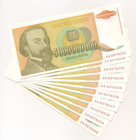 Jugoszlávia 1993. 5.000.000.000D (10x) sorszámkövetők 'AA 6078331 - AA 6078340' T:I- Yugoslavia 1993. 5.000.000.000 Dinara (10x) consecutive serials 'AA 6078331 - AA 6078340' C:AU Krause P#135