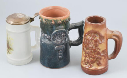3 db söröskorsó, kerámia, üveg, , egy ón fedéllel, jelzés nélkül, kis kopásokkal, m: 16-18 cm