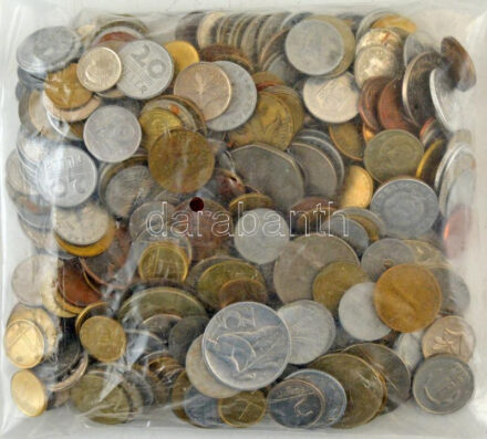 Vegyes, magyar és külföldi érmetétel mintegy ~1kg súlyban T:vegyes Mixed, Hungarian and foreign coin lot (~1kg) C:mixed