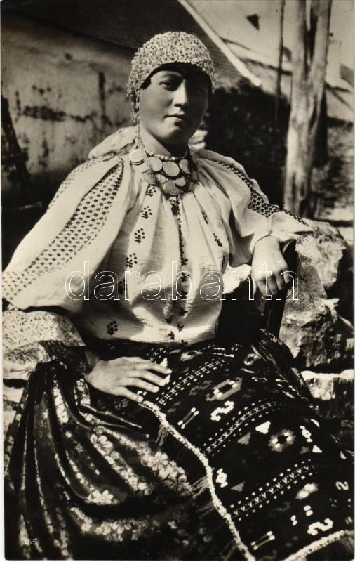 Mohácsi menyecske / Hungarian folklore