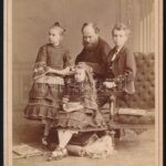 Dubez Péter (1838-1889) híres hárfa-virtuóz, 4 db keményhátú (családi) portré, 10,5×6 és 20,5×11 cm közötti méretekben